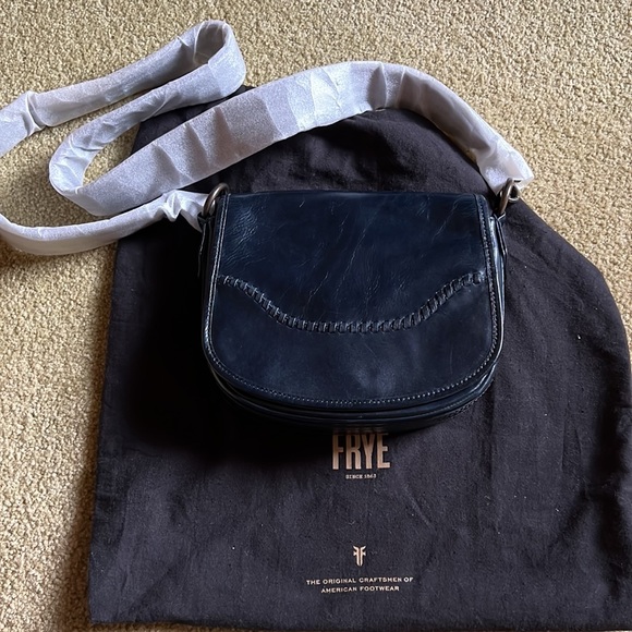 Frye Melissa Whipstitch Saddle Crossbody AND Matching Wallet - Picture 5 of 7